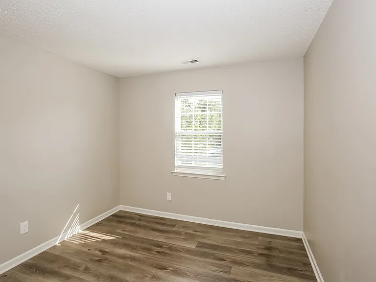 137 Lantana Dr — Photo 14