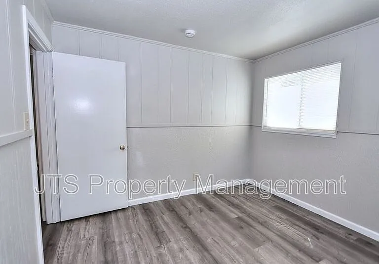 4439 V St #1 — Photo 43