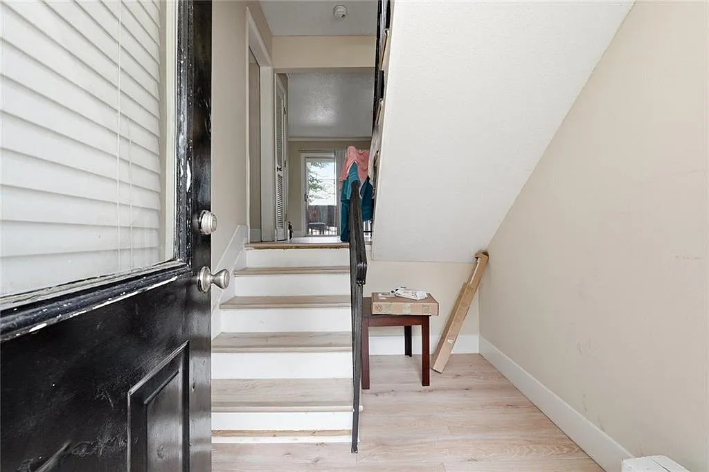 3 bed, 2.5 bath, 1458 sqft, $1,900 — Photo 3