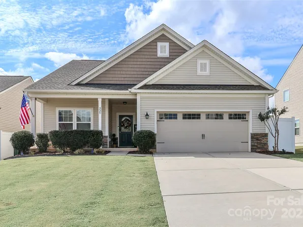 229 Fesperman Cir, Troutman, NC 28166