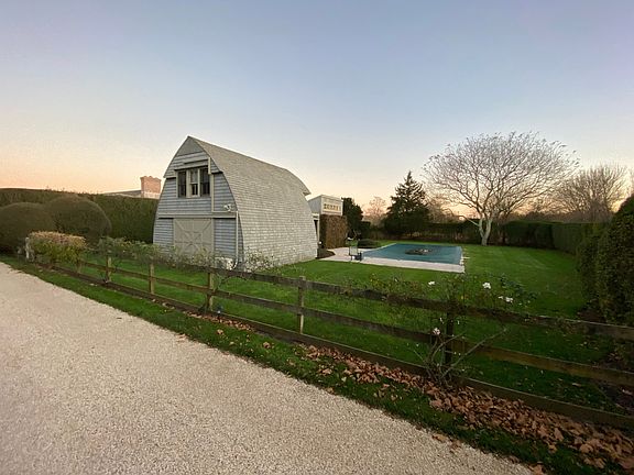 4th image of 128 Hedges Ln
