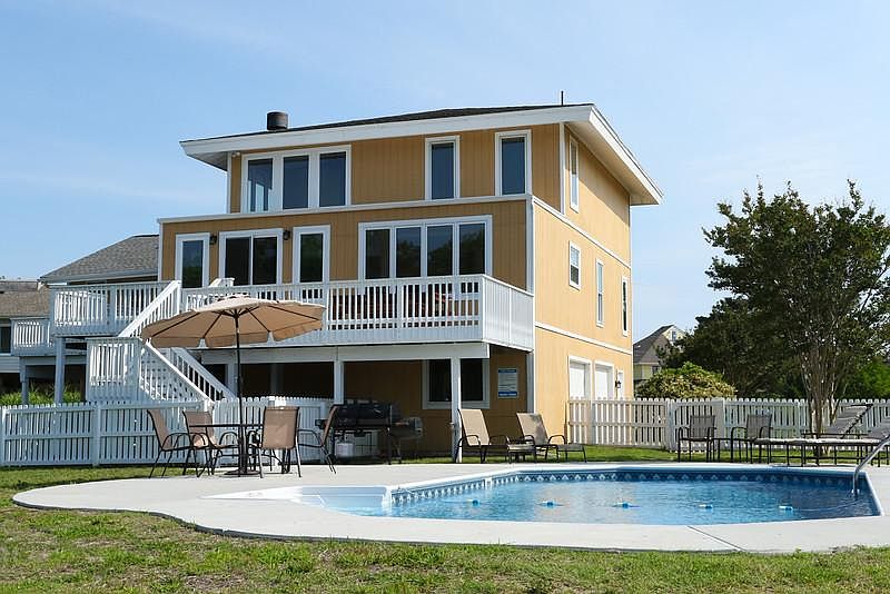 1st image of 313 Grebe Cres