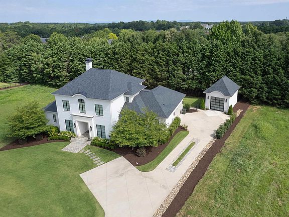 2nd image of 567 Adaliz Way