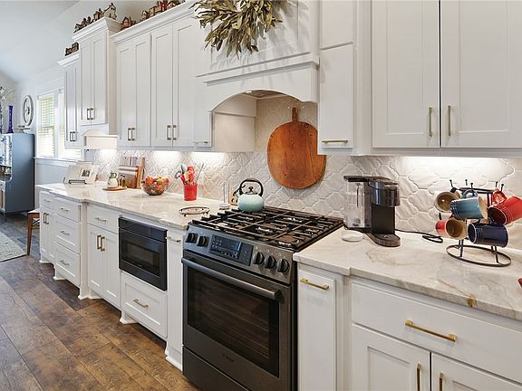 4th image of 3917 Brownway Ct