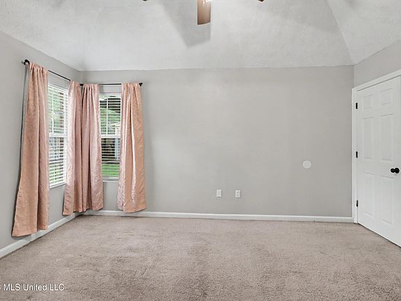 5th image of 20 Heather Ln