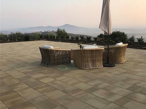 2nd image of 18148 Avenida Orilla