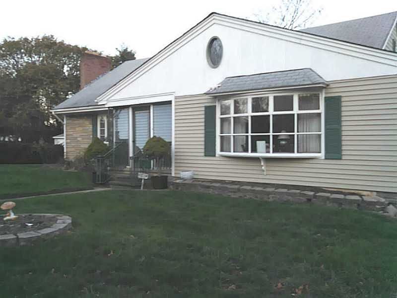 2nd image of 30 Bell St