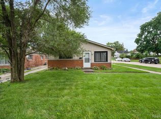 23612 Carlington St, Clinton Township, MI