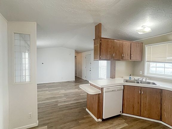 4th image of 1175 A St SE APT 14
