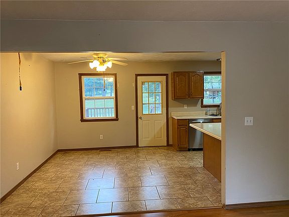 4th image of 1267 Hawkins St