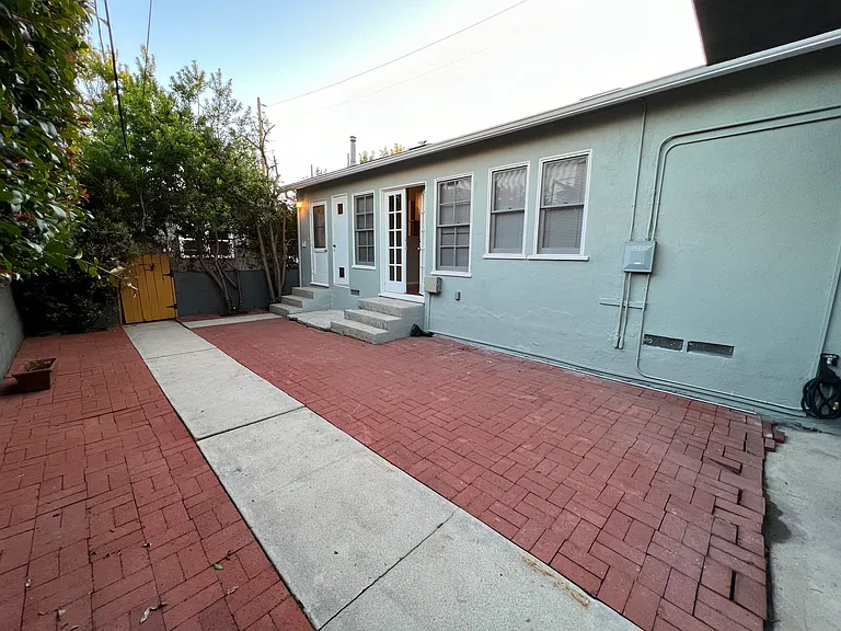 348 7th Ave #C — Photo 6