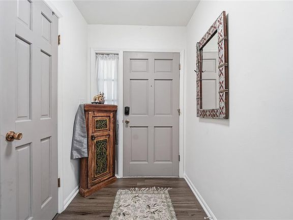 2nd image of 2680 ROBIN AVENUE