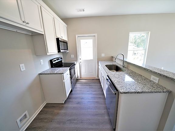 5th image of 125 Chalfont Cir