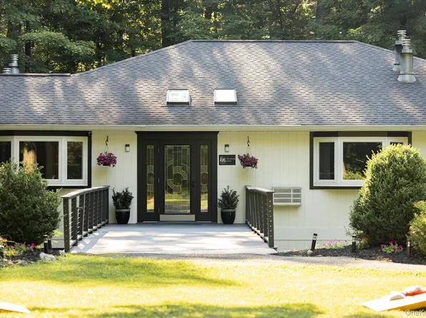 439 Lake drive, Rhinebeck, NY 12572