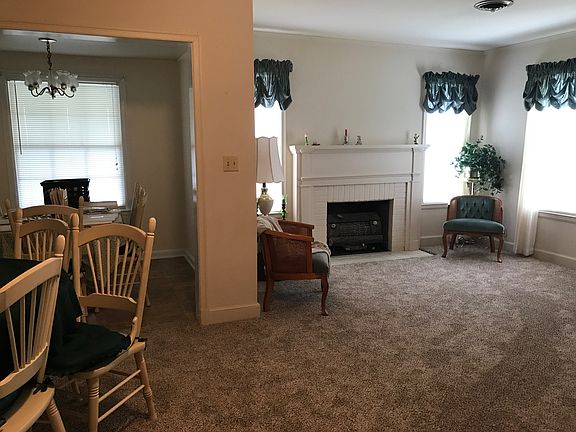 3rd image of 822 Pine Ave