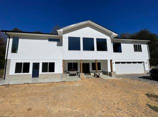 1901 State St, Gassaway, WV 26624