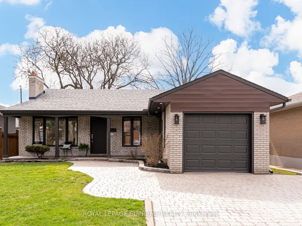 21 Spencely Ct, Toronto, ON M9P 1N4