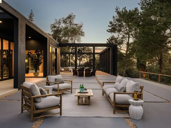 5645 Bacon Rd, Oakland, CA 94619