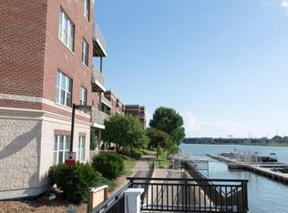 118 S Washington St #426A, Green Bay, WI 54301