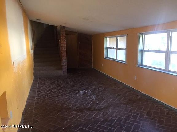 4th image of 3305 Altamont Ave E