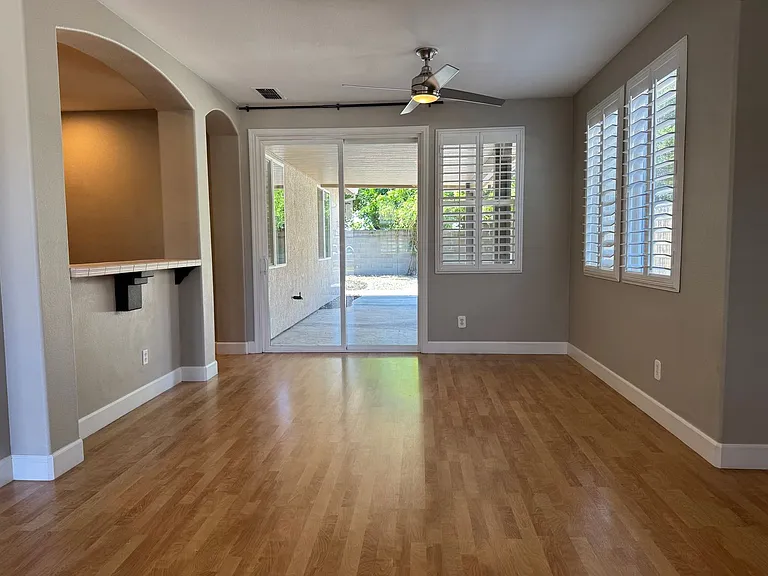 576 Sutherland Ranch Ln — Photo 4