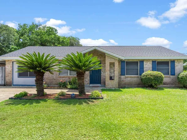 5730 Ventura Ln, Pensacola, FL 32526
