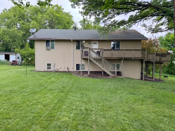 21093 370th St, Erhard, MN 56534