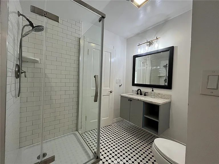 5710 Jumilla Ave — Photo 14