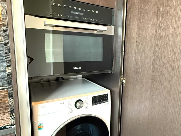 125 Greenwich Street image 10 of 19