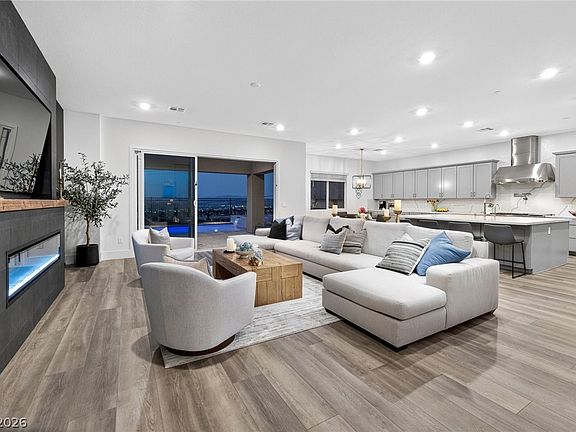 3rd image of 214 Shaded Canyon Dr