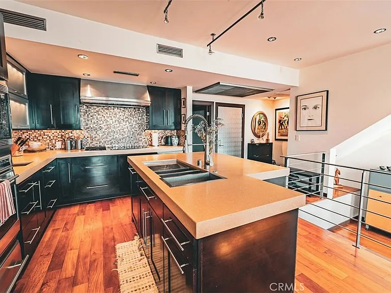 5327 Marina Pacifica Dr #KEY19 — Photo 7