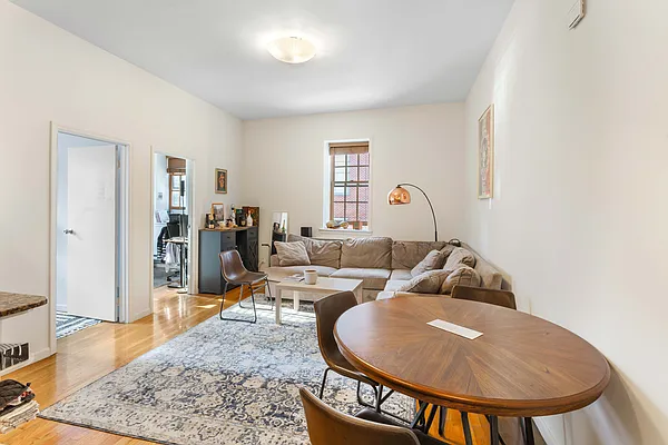 Rented by REAL New York | media 11