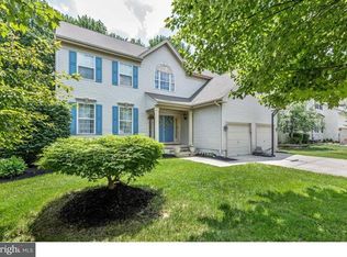 16 Oakhurst Ln, Mount Laurel, NJ 08054