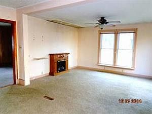 4th image of 296 Jamestown St