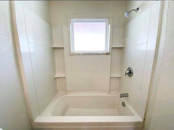 3rd image of 221 Sterrett St APT 4