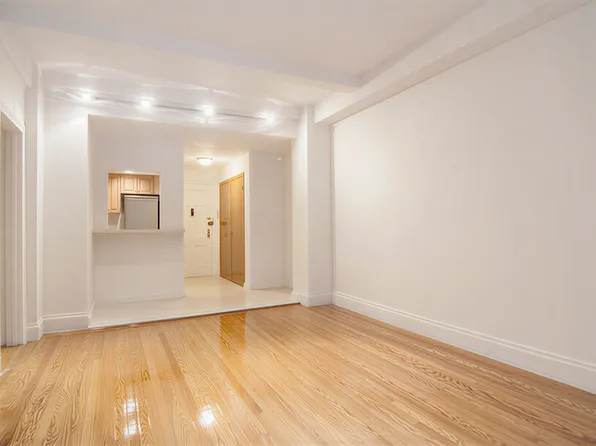 145 West 58th Street image 4 of 11