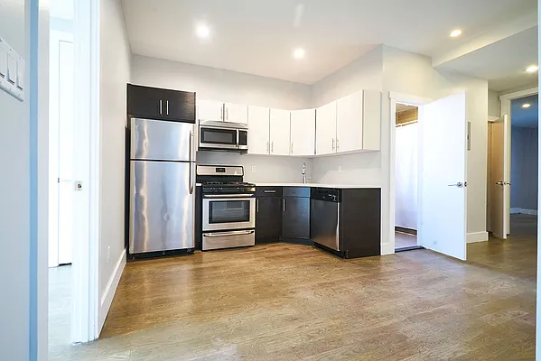 Rented by Lodger Corp | media 33