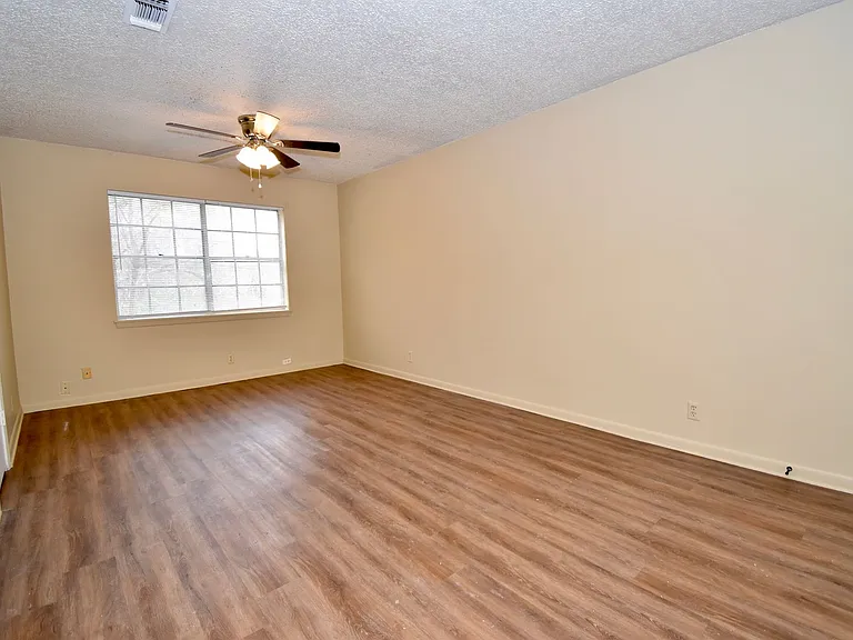 1701 W California Ave — Photo 3
