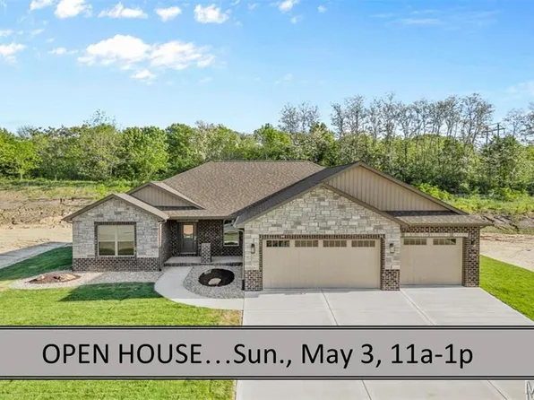2947 Bluff Ridge Ct, Maryville, IL 62062