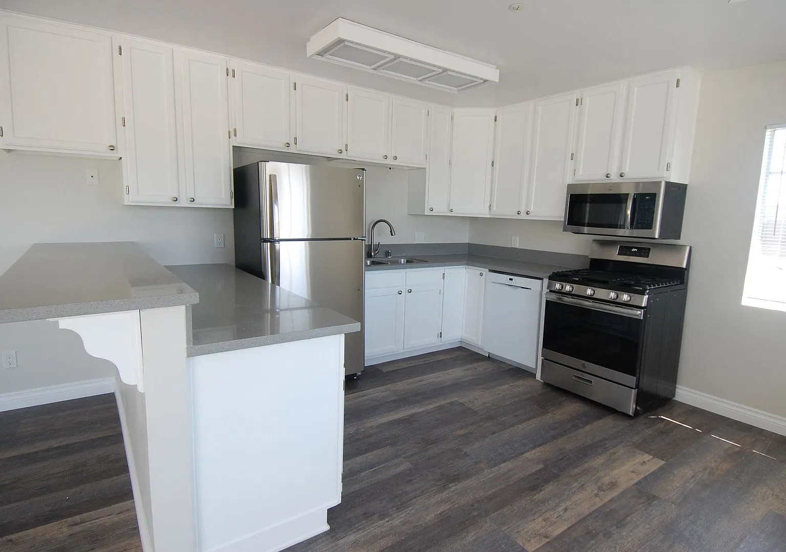 142 W. Marquita — Photo 3