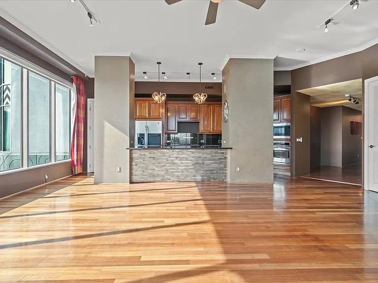 360 E Desert Inn Rd #403 — Photo 10