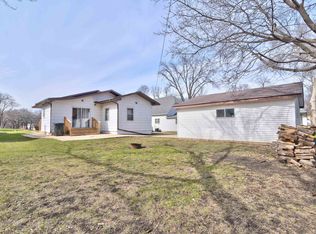 916 N 6th St, Estherville, IA 51334