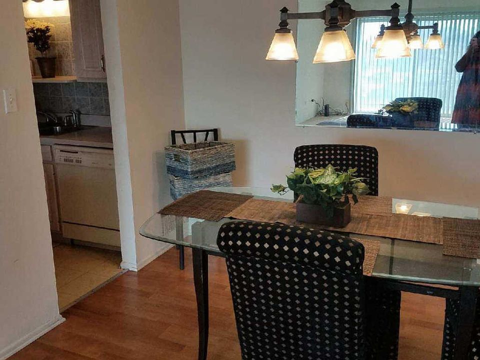 2nd image of 3237 S Manor Dr APT 313