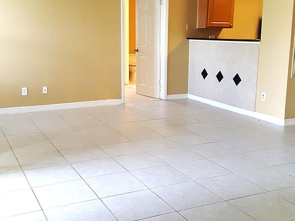 3rd image of 4752 Walden Cir #178