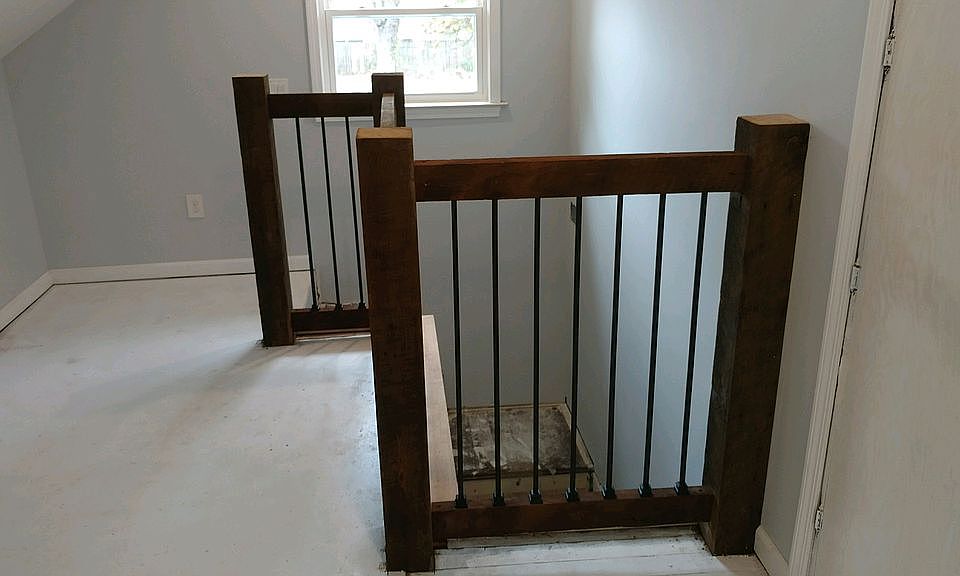 Second floor railing 