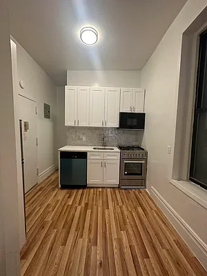 Rented by Peter R. Hungerford, LREB | media 17