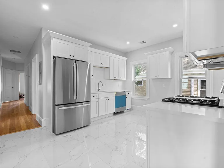 67 Romsey St #2 — Photo 4