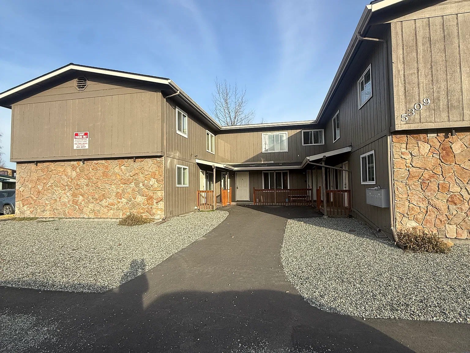 2 bed, $1,400 — Photo 1