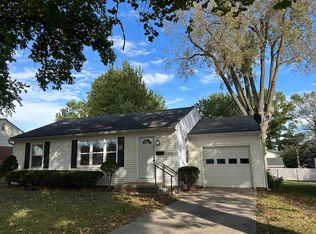 1178 S Salt Pond Ave, Marshall, MO 65340