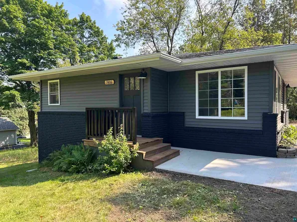 7406 Vinland St, Duluth, MN 55810